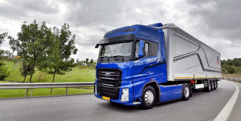 Ford F-Max на низкой скорости